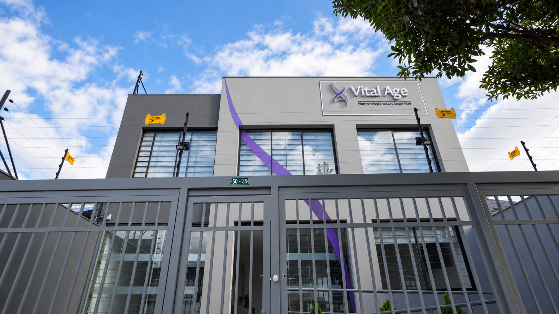 Fachada de Vital Age en Bogotá